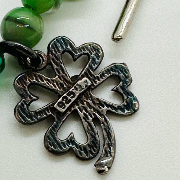 Green Cloisonné Glass Clover Bead Bracelet - Picture 9 of 12